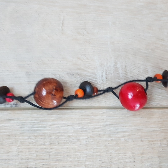 Stunning Wooden Beads Chunky Artisan Necklace - Picture 3 of 3